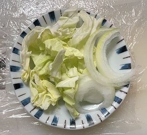 ウインナーと野菜のソテー 下ごしらえ